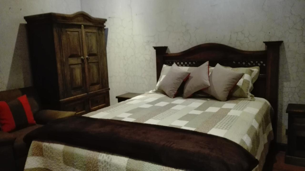 La Casa De La Alameda Bed & Breakfast Antigua Ngoại thất bức ảnh