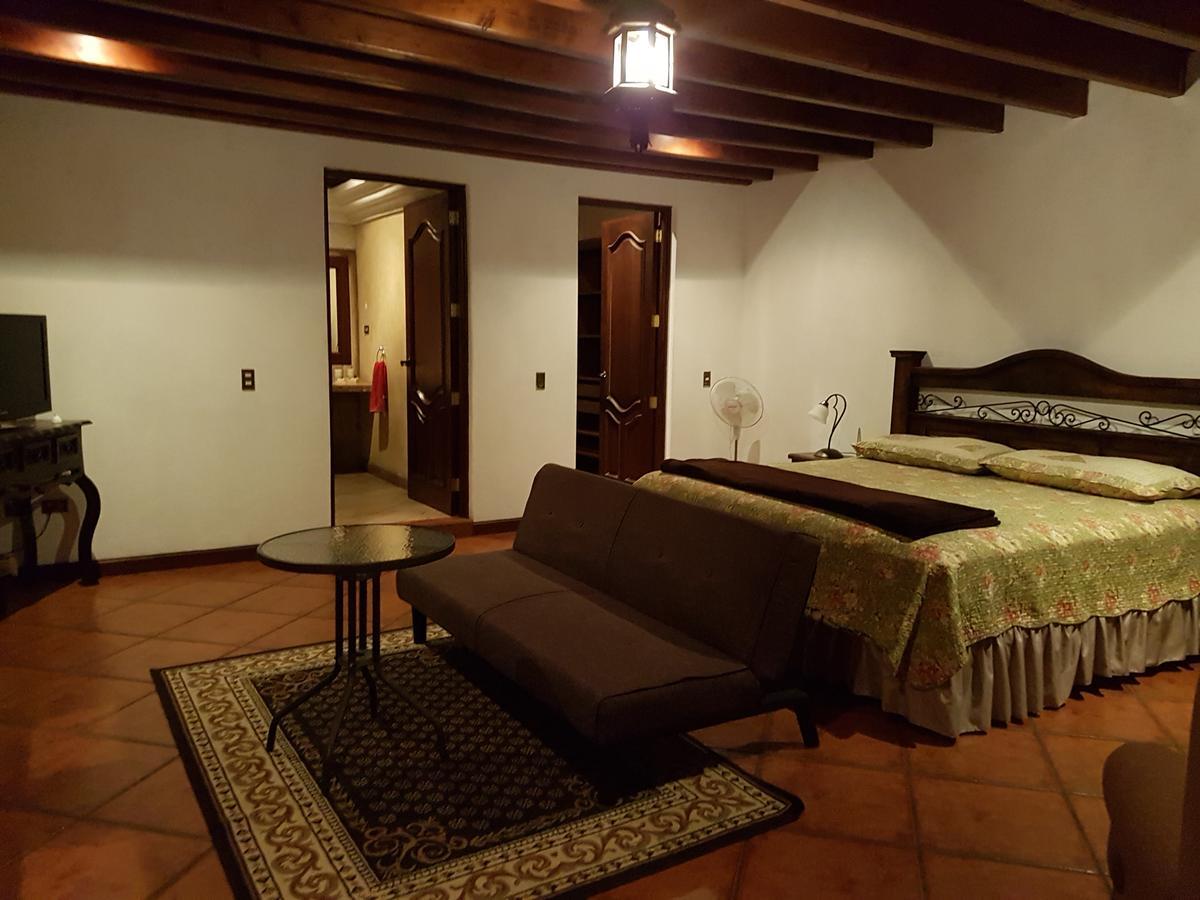 La Casa De La Alameda Bed & Breakfast Antigua Ngoại thất bức ảnh