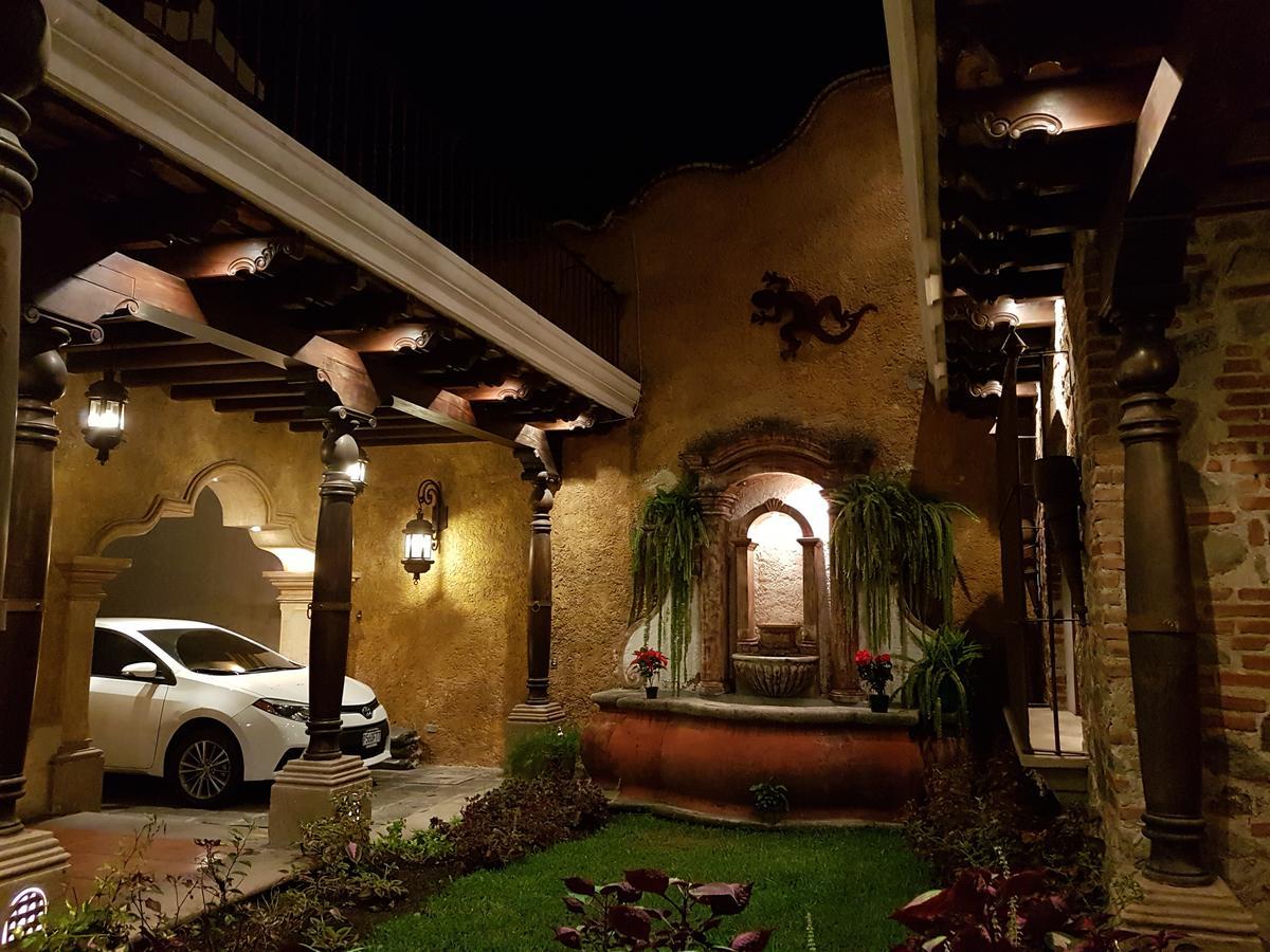 La Casa De La Alameda Bed & Breakfast Antigua Ngoại thất bức ảnh
