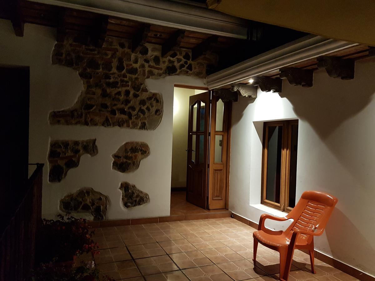 La Casa De La Alameda Bed & Breakfast Antigua Ngoại thất bức ảnh