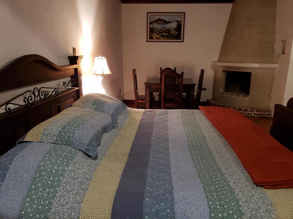 La Casa De La Alameda Bed & Breakfast Antigua Ngoại thất bức ảnh