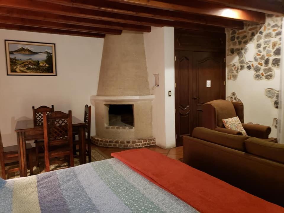 La Casa De La Alameda Bed & Breakfast Antigua Ngoại thất bức ảnh