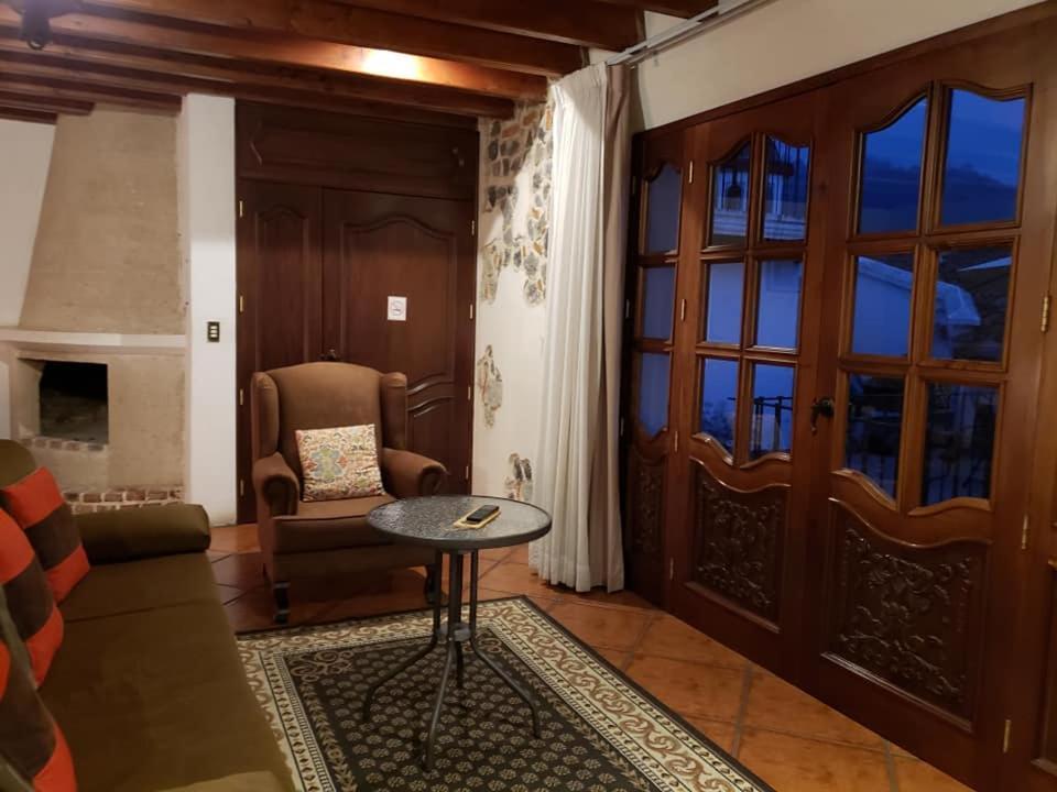 La Casa De La Alameda Bed & Breakfast Antigua Ngoại thất bức ảnh