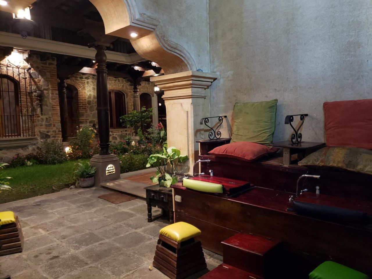 La Casa De La Alameda Bed & Breakfast Antigua Ngoại thất bức ảnh