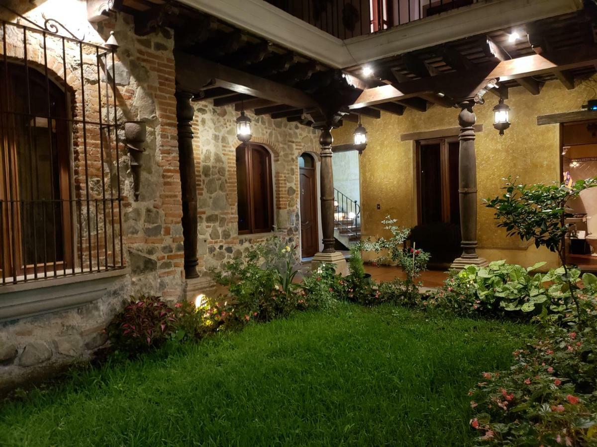 La Casa De La Alameda Bed & Breakfast Antigua Ngoại thất bức ảnh